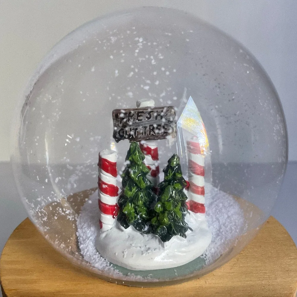 Kirkland’s Snowglobe Christmas Tree Candle NEW 9.7 oz Holiday Decor Gift